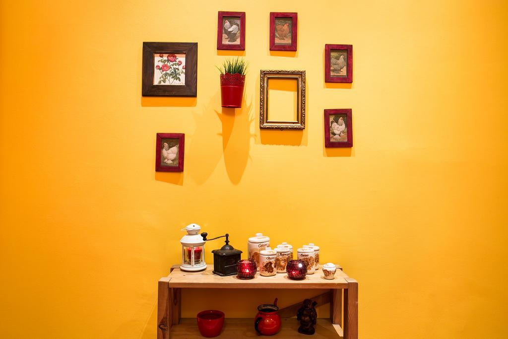 Live Like Locals: Market Square X Jewish District Krakow Room photo